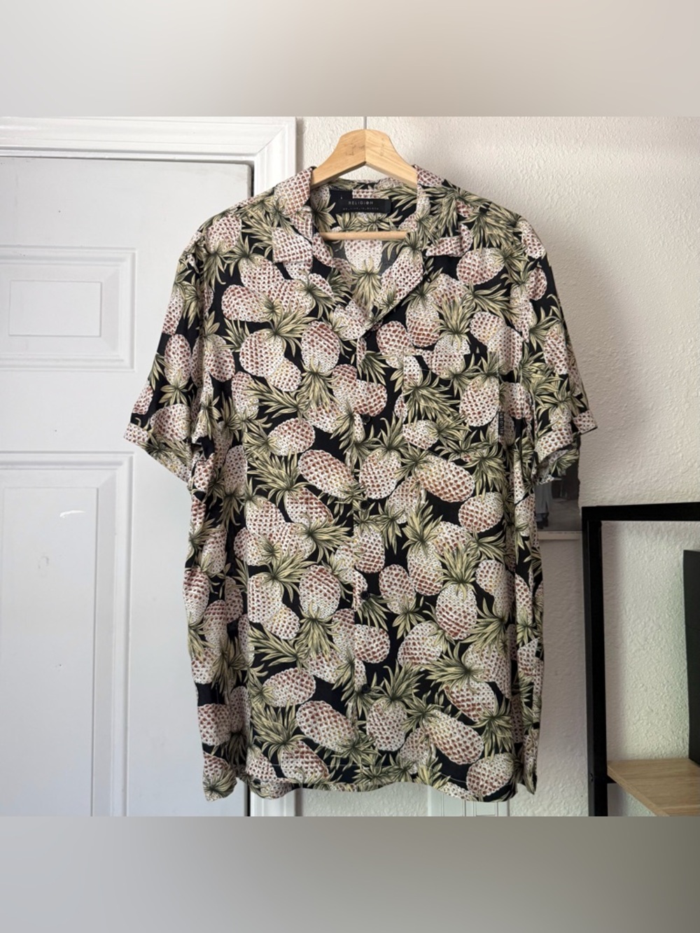 RELIGION London black‎ pineapple fruit tropical print short sleeve button up